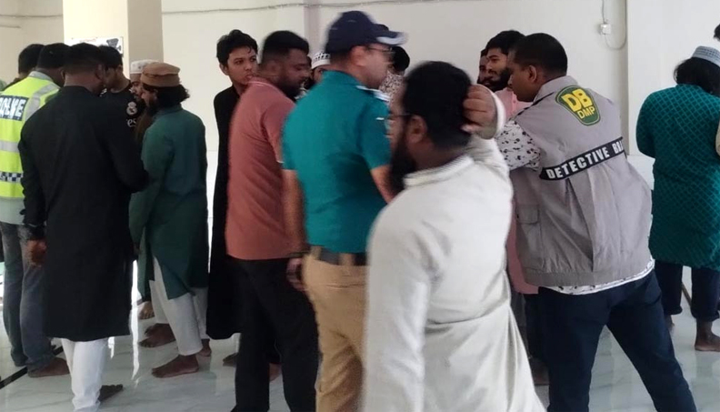 তেজগাঁও মসজিদে গোপন বৈঠক, আটক ২৩
