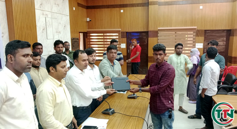 মোরেলগঞ্জে ফ্যামিলি কার্ডের তথ্য সংগ্রহ শুরু